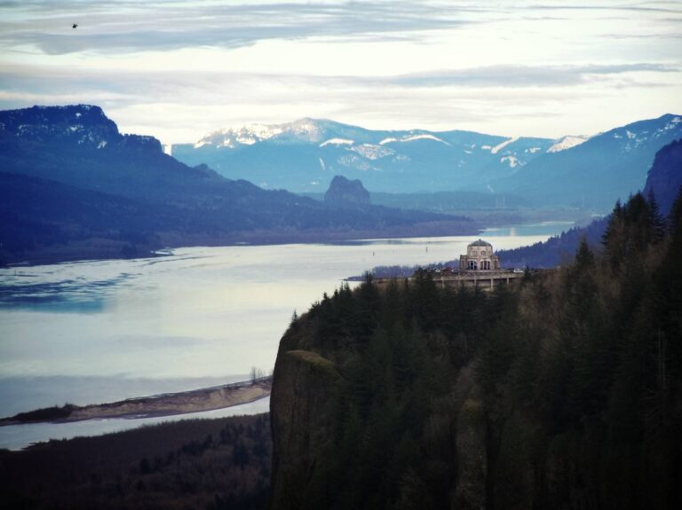 Crown Point Overlook- Vista House, Photo by: Andi Keller